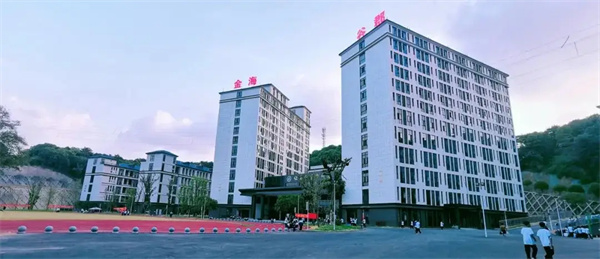 保定市金海谷郡高级中学：民办教育的卓越典范