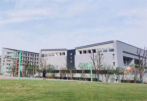 保定市恒雅高级中学